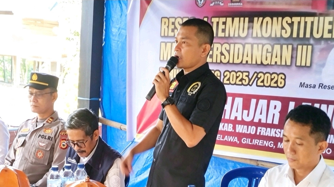 Sekretaris Komisi I DPRD Kabupaten Wajo, Ibnu Hajar saat menggelar reses di Desa Sogi, Kecamatan Maniangpajo, Rabu (15/7/2026). (Dok. Ikbal)