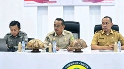Sekretaris Daerah (Sekda) Kabupaten Sinjai, Andi Jefrianto Asapa, didampingi Kepala Dinas Penanaman Modal dan Pelayanan Terpadu Satu Pintu (DPMPTSP) Lukman Dahlan, Asisten Perekonomian dan Pembangunan Sekretariat Daerah (Setdakab) Sinjai saat menerima kunjungan Tim Verifikasi Lapangan (Verlap) South Sulawesi Investment Challenge (SSIC) Tahun 2026. (Anto)