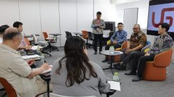 Ketgam: Wakil Menteri Ketenagakerjaan Afriansyah Noor (tengah) bersama delegasi Kemnaker berdialog dengan perwakilan perusahaan dan mitra di Jepang dalam rangka memetakan kebutuhan industri sebagai upaya menyelaraskan pelatihan vokasi serta memperluas peluang kerja bagi tenaga kerja Indonesia, saat kunjungan kerja di Jepang, 8–12 Juli 2026. Foto: Humas Kemnaker.