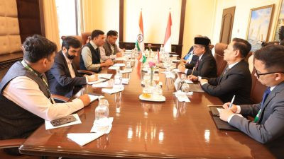 Ketgam: Menteri Ketenagakerjaan RI Yassierli menggelar pertemuan bilateral dengan Menteri Ketenagakerjaan India Mansukh Mandaviya di sela BRICS Labour and Employment Ministers' Meeting (LEMM) di Hyderabad, India, Rabu (15/7/2026), membahas penguatan kerja sama pengembangan talenta digital dan kompetensi tenaga kerja.