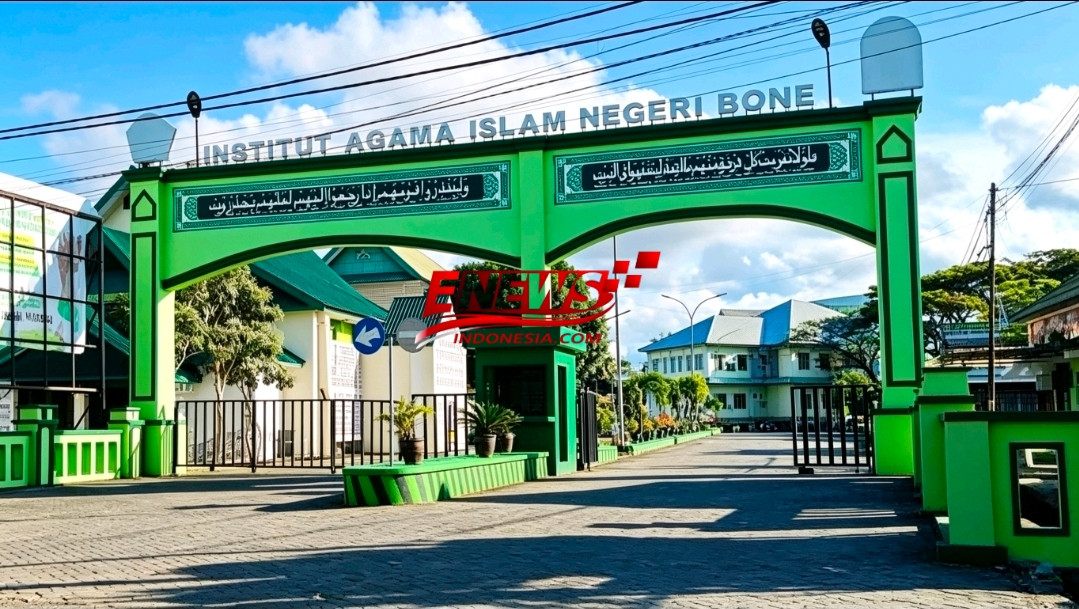 Gerbang kampus IAIN Bone. (Dok. Zul)