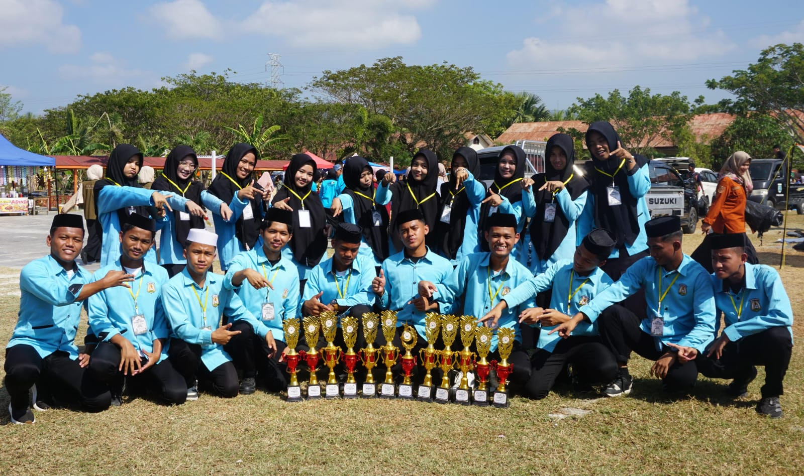 Foto: Santri PPM Al-Ikhlas Lampoko raih juara umum di kemah rohis SMA/SMK se kabupaten Polman. (Dok. HW)