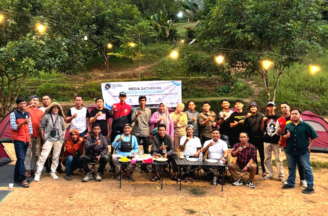 Foto: Media Gathering Ikatan Jurnalis Polewali Mandar (IJPM) Sulawesi Barat di Puncak Kunyi.