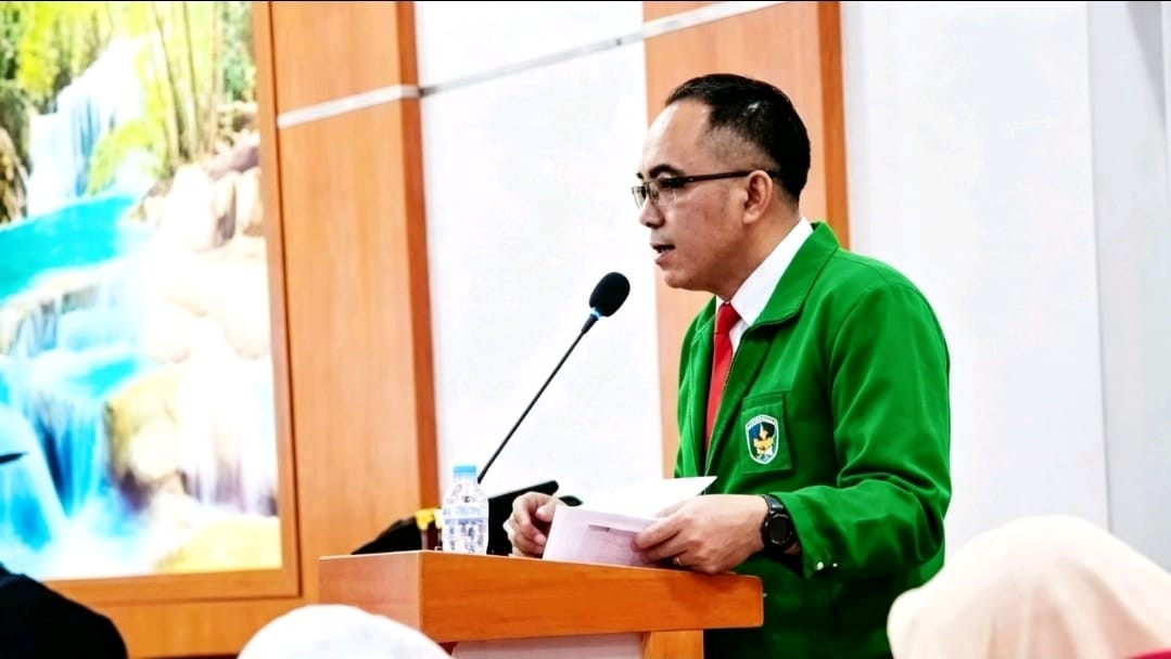 Ketgam: Iptu Abdillah Makmur S.H., M.H. saat menjalani sidang promosi doktor yang digelar di Ruang Ujian Aula PJJ Lantai 1 Gedung PPe-UMI, Jalan Urip Sumoharjo, Makassar, Selasa (11/8/2026). (Angki)