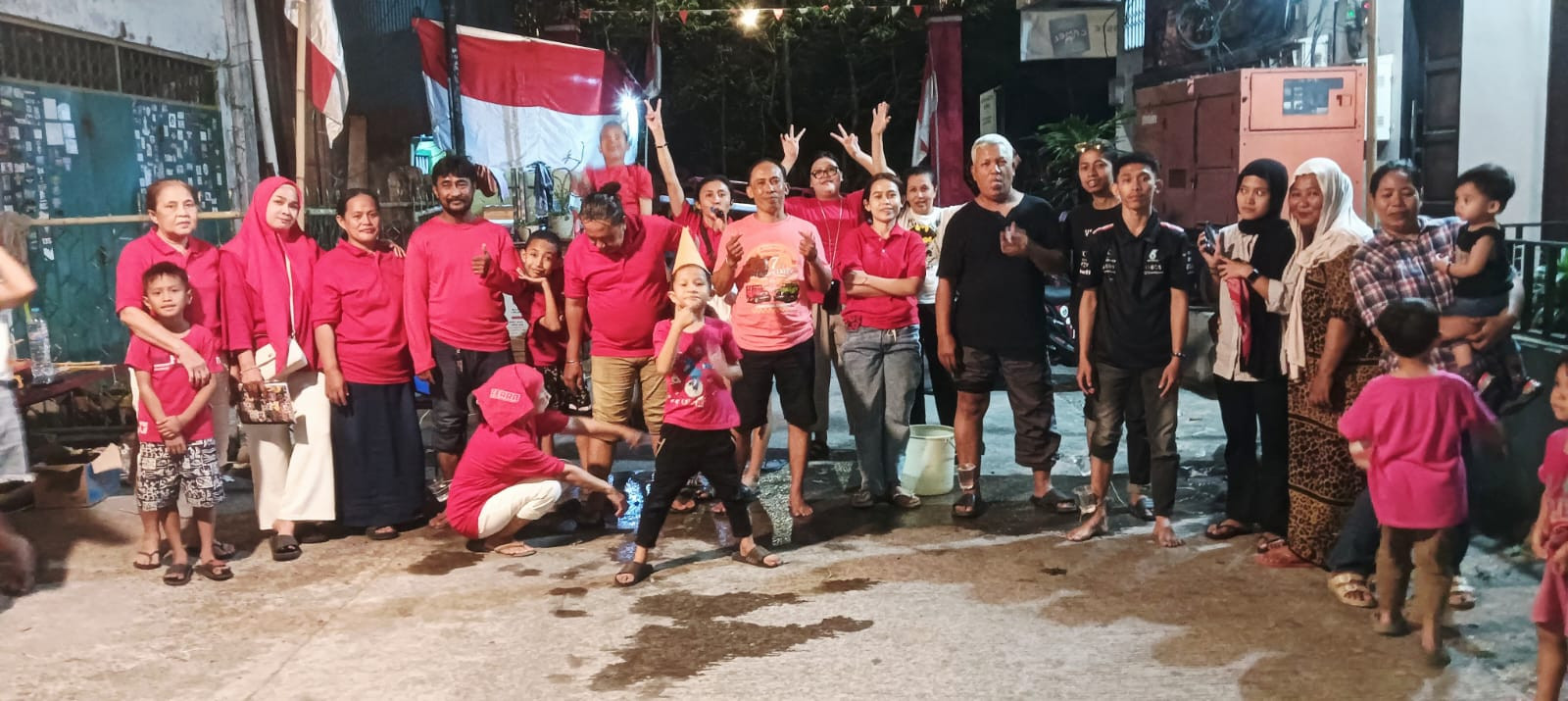Ketgam: Warga Jalan Sapuli memeriahkan HUT ke-81 RI dengan berbagai lomba dan kegiatan bersama.