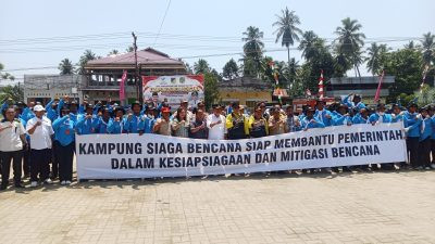 Ketgam: Sesi berfoto bersama 60 personel Kampung Siaga Bencana (KSB) Kecamatan Torue, Sulawesi Tengah, Sabtu (22/8/2026).