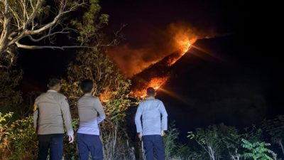 Kebakaran Bukit Lembang Majene Meluas, Api Capai 3 Hektare