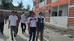Sekretaris Daerah (Sekda) Sinjai, Andi Jefrianto Asapa (depan) saat meninjau langsung Sekolah Rakyat Terintegrasi 1 Sinjai, Jumat (4/9/2026).