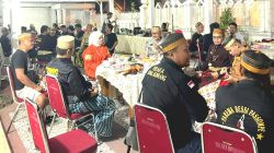 Foto: Ketua DPRD Bone Andi Tenri Walinonong (tengah memakai jilbab) saat menjamu ratusan pecinta pusaka di Rujab Ketua DPRD. (DOK. ENEWS)