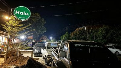 Antrean BBM di SPBU Lappariaja Tutup Akses Cafe, Pengusaha Mengeluh