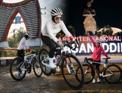 Dokter Spesialis Gowes 151 Km Bone-Makassar, Jadikan Perjalanan Kado Ulang Tahun ke-44