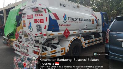 Foto: Mobil tangki pengangkut sekitar 5.000 liter solar milik PT Rezky Energi Abadi yang sempat diamankan di Polres Bantaeng. (Dok. ENews)