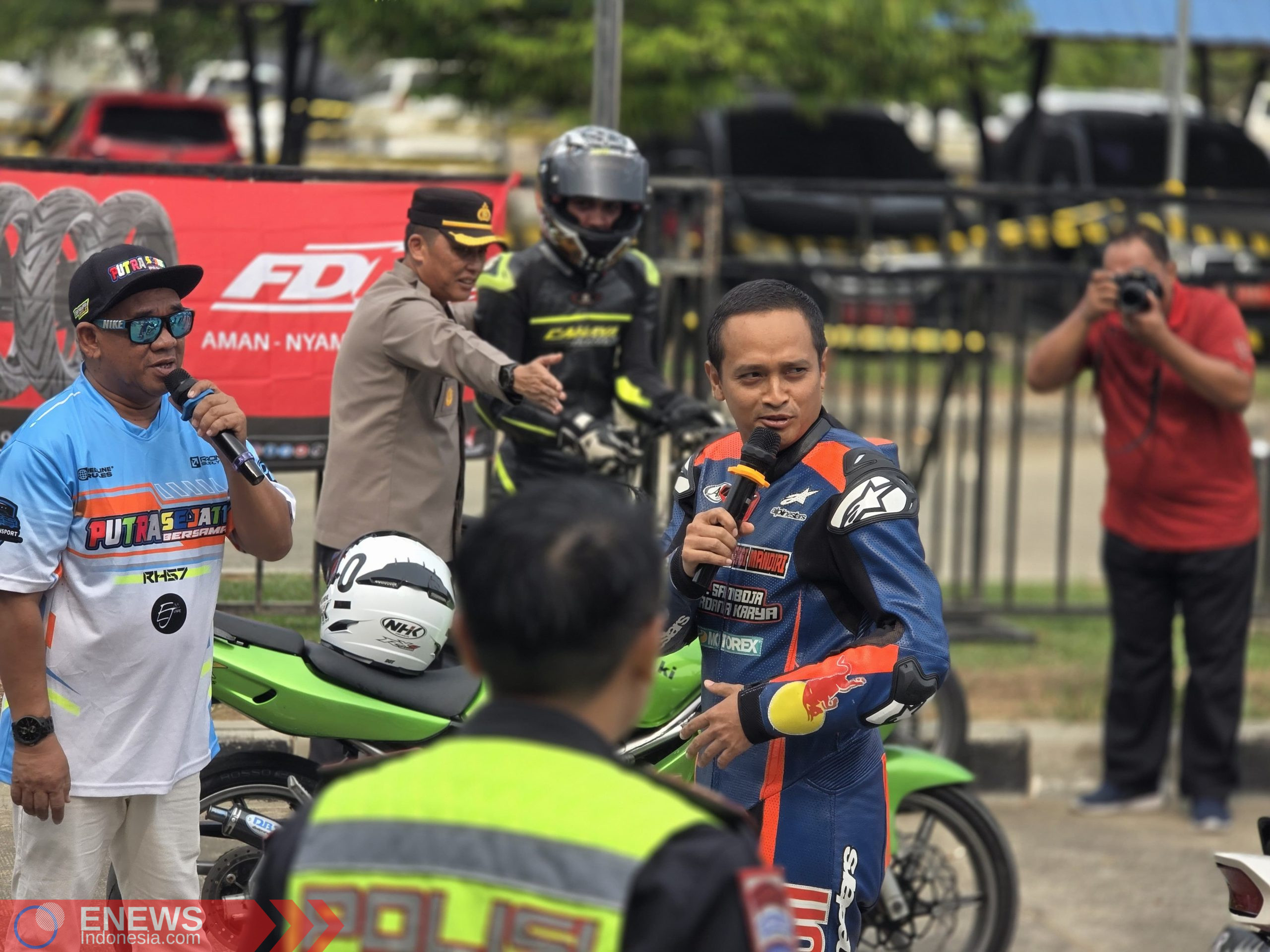 Kapolres Berau, AKBP Ridho Tri Putranto (memakai pakaian balap)