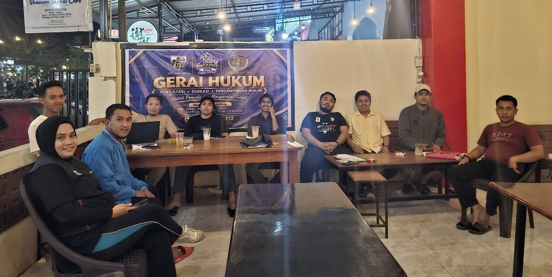 Ket: Gerai Hukum gratis di Cafe 212 berada kawasan Alun-Alun Sinjai Bersatu, Jl Tondong, Kelurahan Biringere, Kecamatan Sinjai Utara.